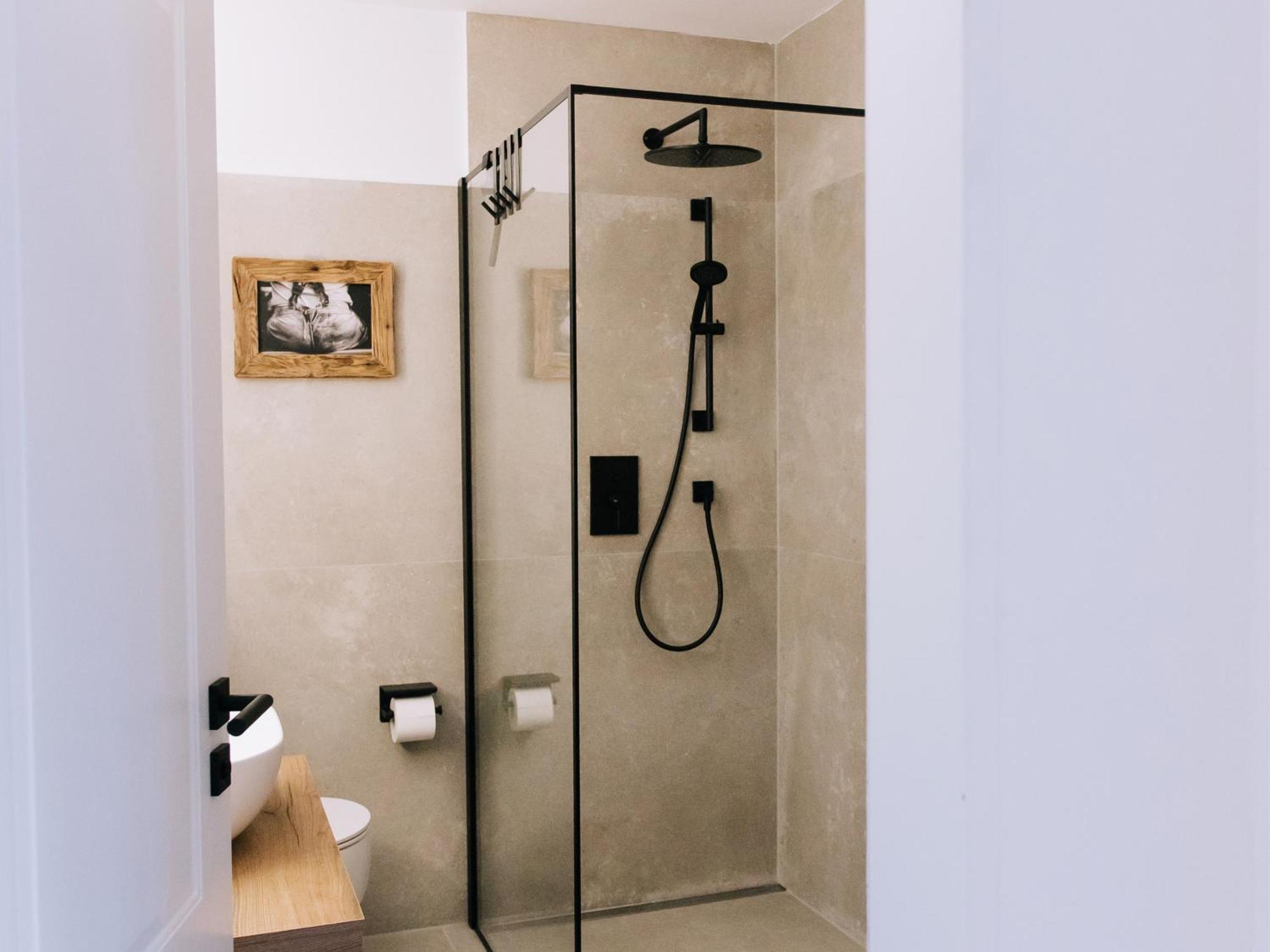 Die Karwendelsuite - 5 Sterne Fewo Mit Bestem Bergblick, Zentrumsnah & Ruhig Gelegen, Familienfreundlich Mittenwald Ngoại thất bức ảnh